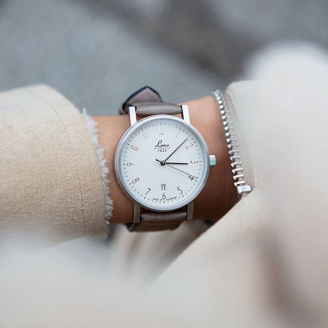 CLASSICS - MODEL COTTBUS

This classic Model has a stainless steel case with brushed finish. Furthermore its creamy dial with 12 numbers and minutes in Bauhaus style is covered by a flat mineral crystal.

laco1925 #laco1925 #lacowatch #laco #mylacotime #madeingermany #classy #lovely #watchesoftheday #sea #navywatch #classic #watches #uhren  #timepiece #lookbook #potd #germanmade #ootd #watchfam
