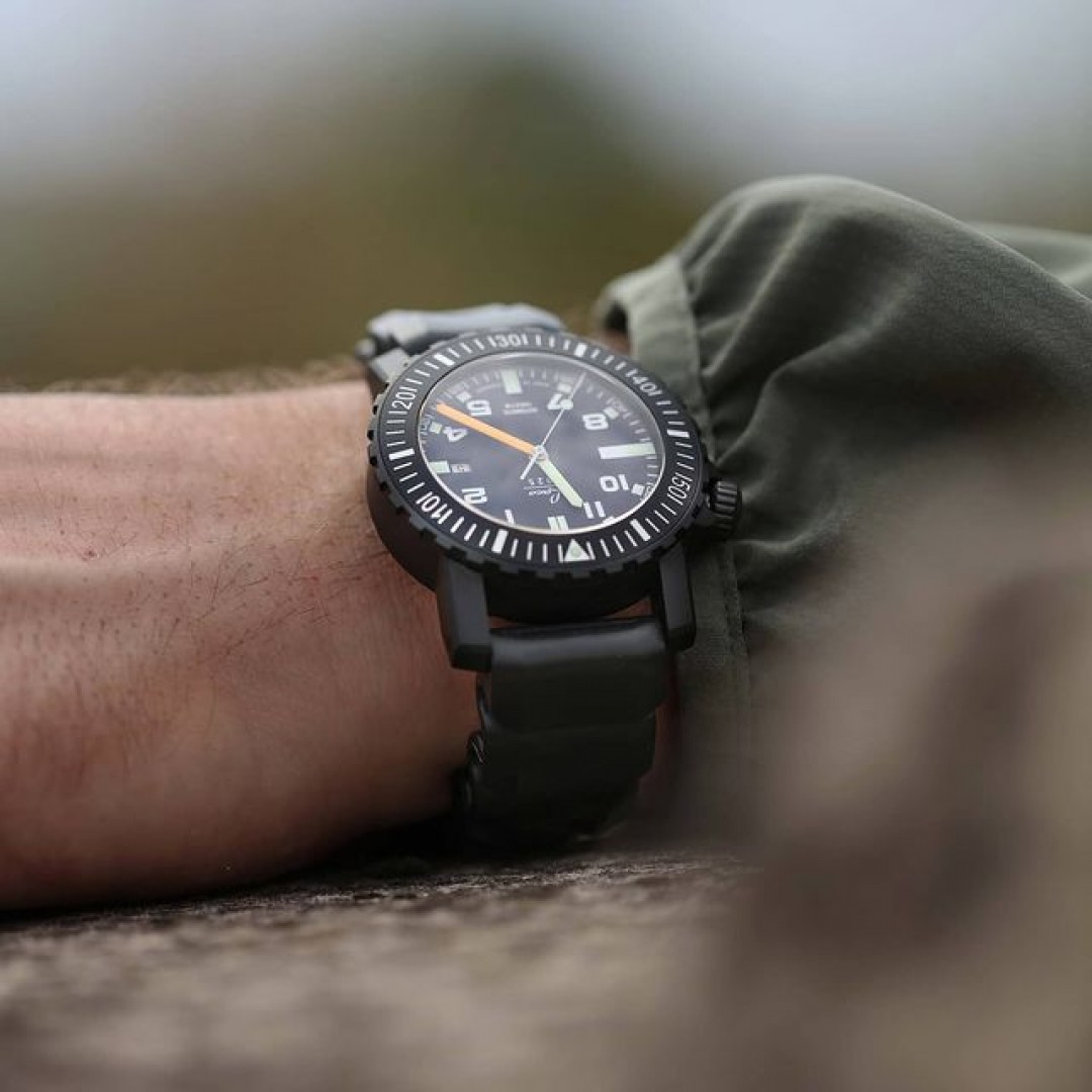 SQUAD WATCHES - SEVEN SEAS

This watch runs with the automatic movement Laco 24 which based on the basic movement ETA 2824.2 (Elaboré). It has a matt stainless steel case with a turnable bezel and double curved sapphire crystal with antireflecting coat.

laco1925 #mylacotime #laco1925 #laco #watch #uhren #watchesofinstagram #sports #watchesoftheday #outdooractivity #squad #watchfam #lacowatch #lookbook #watchgeek #watchcollection #time #dailywatch #madeingermany #germanmade #watches #watchlover #outfitinspiration