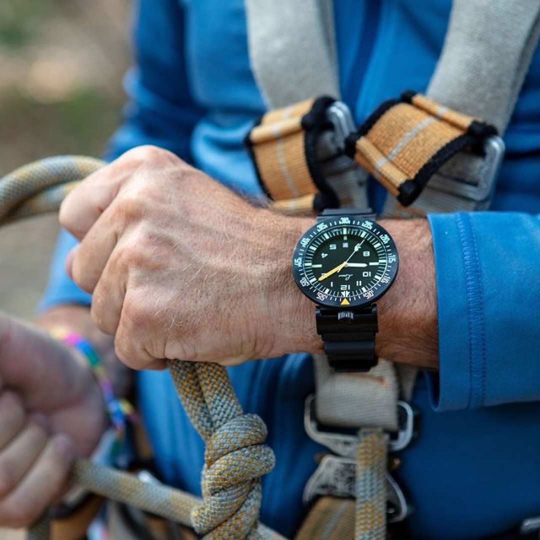 SQUAD WATCHES - ATACAMA 

The Atacama is perfect for the adventurous. It is primarily aimed at emergency services, the police, the military and those who love outdoor activities. The watch offers excellent wearing comfort and wraps gently around the wrist.

laco1925 #lacowatch #laco1925 #mylacotime #laco #madeingermany #uhren #germanmade #wristshot #watchesoftheday #dailywatch #watchgeek #timepiece #squad #sports #outdooractivity #outdoor #einsatz #action #fit #watchlover #watches #watchfam #watchcollection #ootd #potd #lookbook