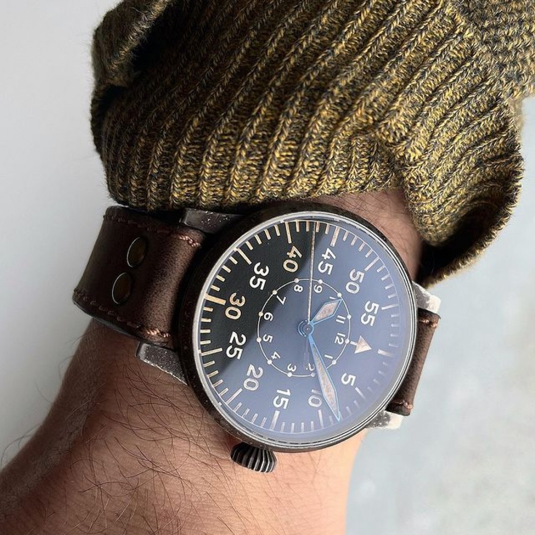 Sweater weather vol. #fliegerfriday ✈️

#lacoerbstück #laco #laco1925 #lacouhren #lacowatch #lacowatches #wristshotoftheday #wristshot #wristshotordie #wristgame #wristwatchcheck #pilot #pilotwatch #pilotwatches #flieger #madeingermany #watch #watchfamasia #vintagewatch #uhr #uhren #uhrforum #watchmania #menswatch #pilotlife #hodinkee #hodinky #8past10