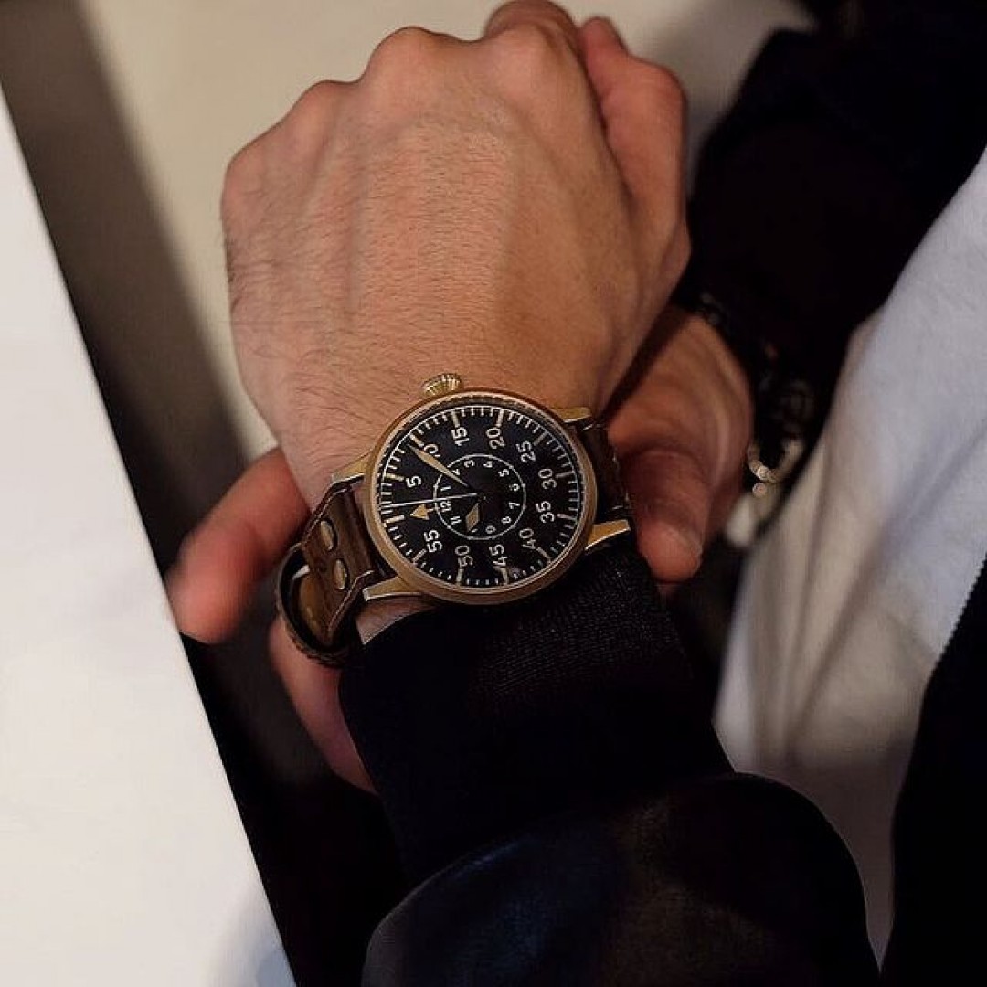 Marking #fliegerFriday with the bronze pilot watches from Laco.

With all the signature traits you’ve come to expect of Laco’s pilot watches but in bronze cases that will acquire a patina unique to the wearer over time.

... or are you Type B?
.
.
.
#laco #lacowatches #pilotwatch #tradition #bronze #typeA #typeB #automatic #redarmywatches #sunteccity #ATRIX #IONOrchard #fliegeruhren #1925 #coolwatch #historical #history #german #germanmade #madeingermany #singapore #personal #personalisedgift #watchesofinstagram #patina #bronzebeauties #weareRAW #saarbucken #friedrichschafen