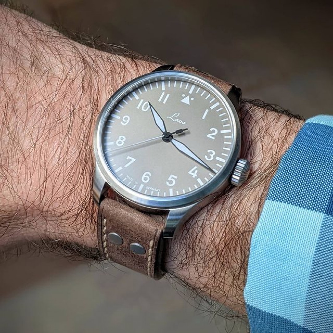 Feeling dope while wearing a little taupe 