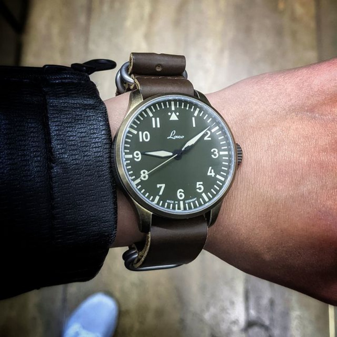 Flieger on leather nato from strapsco in leather jacket.

#laco1925 #laco #lacoaugsburg #lacoflieger #lacoaugsburgolive #lacowatches #germanwatch #olivedial #wotd #watchdaily #watchnerd #watchmania #watchlover #watchoftheday #watchporno #watchgeek #watchfam #watchaddict #fliegeruhr #fliegerfriday #fliegerwatch #pilotwatch