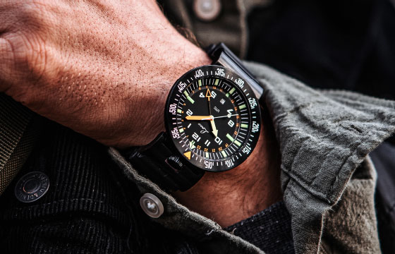 Atacama Quarz UTC –Abenteuer trifft Präzision.