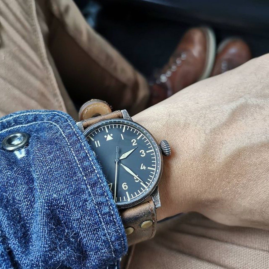 Is it Friday yet? The Laco Münster Erbstück is my favourite flieger because its design is true to the ones worn during WWII #humpday