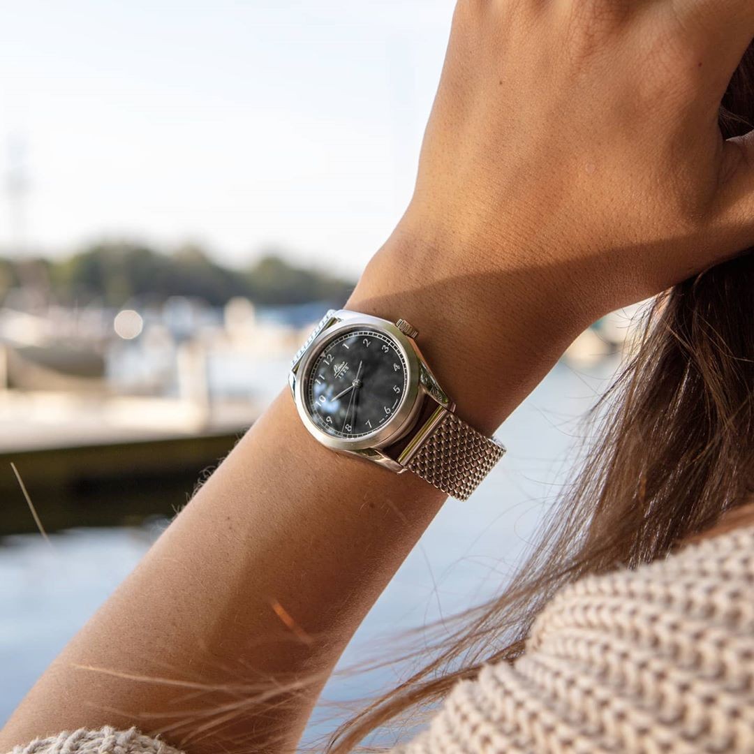 NAVY WATCHES - MODEL PHILADELPHIA

This watch has a matt and polished finished stainless steel case and domed, anti-reflective sapphire crystal. The blue sun ray dial with silver hands gives it an elegant Look.

@laco1925 #laco #laco1925 #lacowatch #mylacotime #madeingermany  #lookbook #navy #maritimetradition #navywatch #marineuhr #watchfam  #watches #uhren #sea #timepiece #germanmade #ootd #sun #ray #watchesoftheday #potd