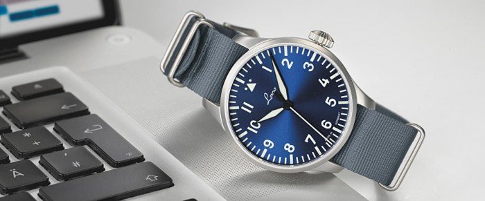 2. Bild von Fliegeruhr BASIS Augsburg Blaue Stunde 42