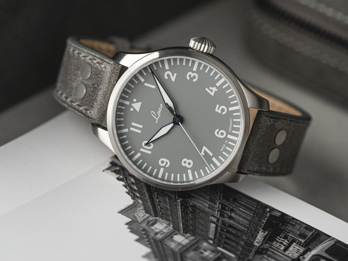 2. Bild von Fliegeruhr BASIS Augsburg Grau 42
