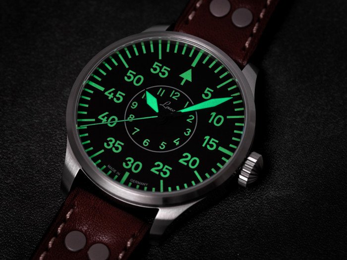 5. Bild von Fliegeruhr BASIS Aachen 39
