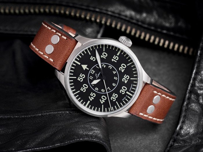 3. Bild von Fliegeruhr BASIS Aachen 39