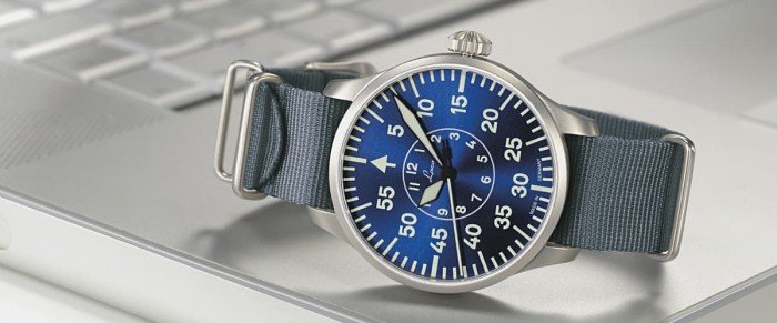 2. Bild von Fliegeruhr BASIS Aachen Blaue Stunde 42