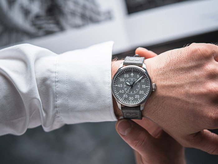 6. Bild von Fliegeruhr BASIS Aachen Grau 42