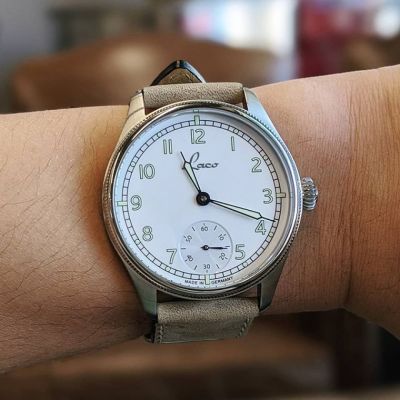 An afternoon downtown.

#watchfam #watches #lacowatches #wristshot #watchesofinstagram #watchoftheday #watchaddiction #germanwatch #marinewatches #watchcollector #neovintage #germanwatches #handwinding #womw #weekender