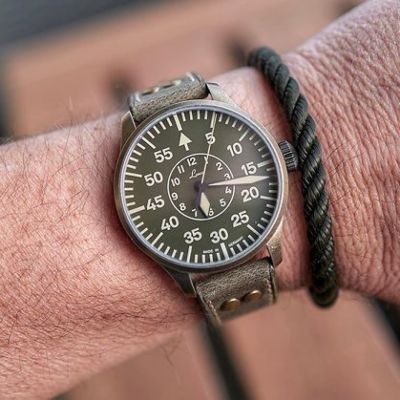 Laco Nr. 21 von 250 laco1925 juwelierroberto1997 juwelierroberto #flieger #fliegerfriday #fliegeruhr fliegeruhren #lacoaachen #laco1925 #lacoflieger #leicaq2 #flightwatch #limitededition #fischersfritze fischersfritze_official #wristshot #watch