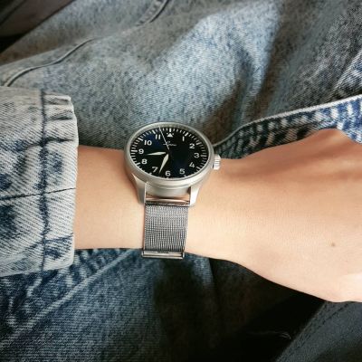 라코에 메쉬 줄을 달아보았다. 
.
#laco #lacowatches #augsburg #bluesunray #39mm #automatic #watch #라코 #생활인의시계 #모던와치스