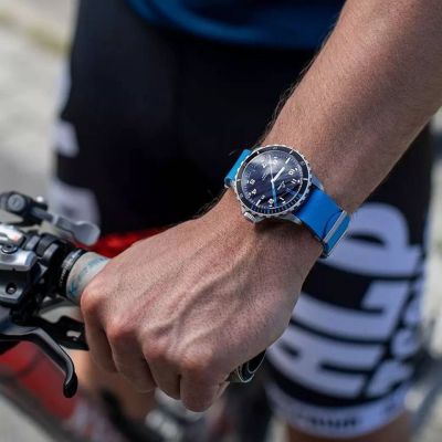 SQUAD WATCHES - MODEL ATLANTIK.RB

The Atlantik.RB has a blue rubber one piece strap with a stainless steel buckle. Robust as a scorpion its crown is screwed and protected.

laco1925 #laco #mylacotime #madeingermany #laco1925 #lacowatch #pilotwatch #bike #watchfam #uhren #squad #dailywatch #watchgeek #watchlover #germanmade #timepiece #watchcollection #lacopilot #watches  #outdoor #action #watchesoftheday